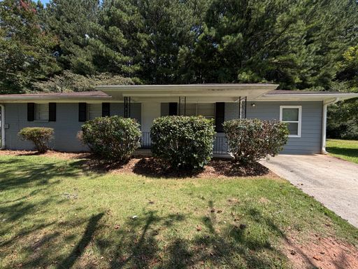 Charming 3 Bedroom 2 Bath Ranch in Powder Springs
