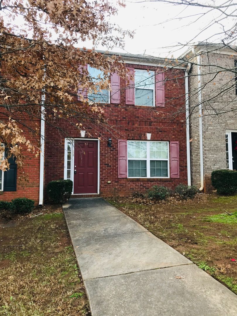 Douglasville Townhome: 7712 Autry Circle