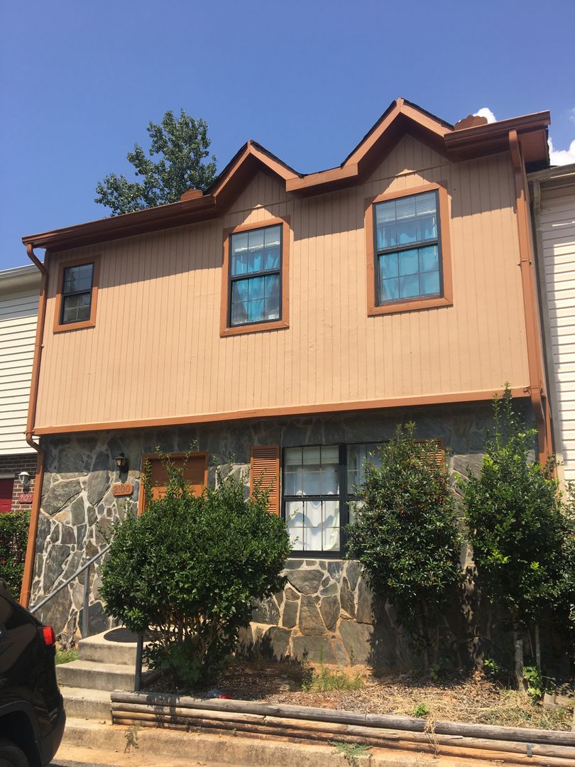 Austell Townhome: 2100 Lenoa Lane