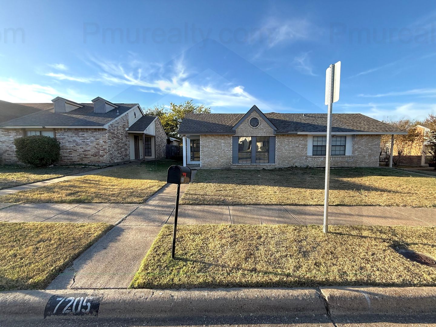 Dallas House: 7205 Pineberry Rd