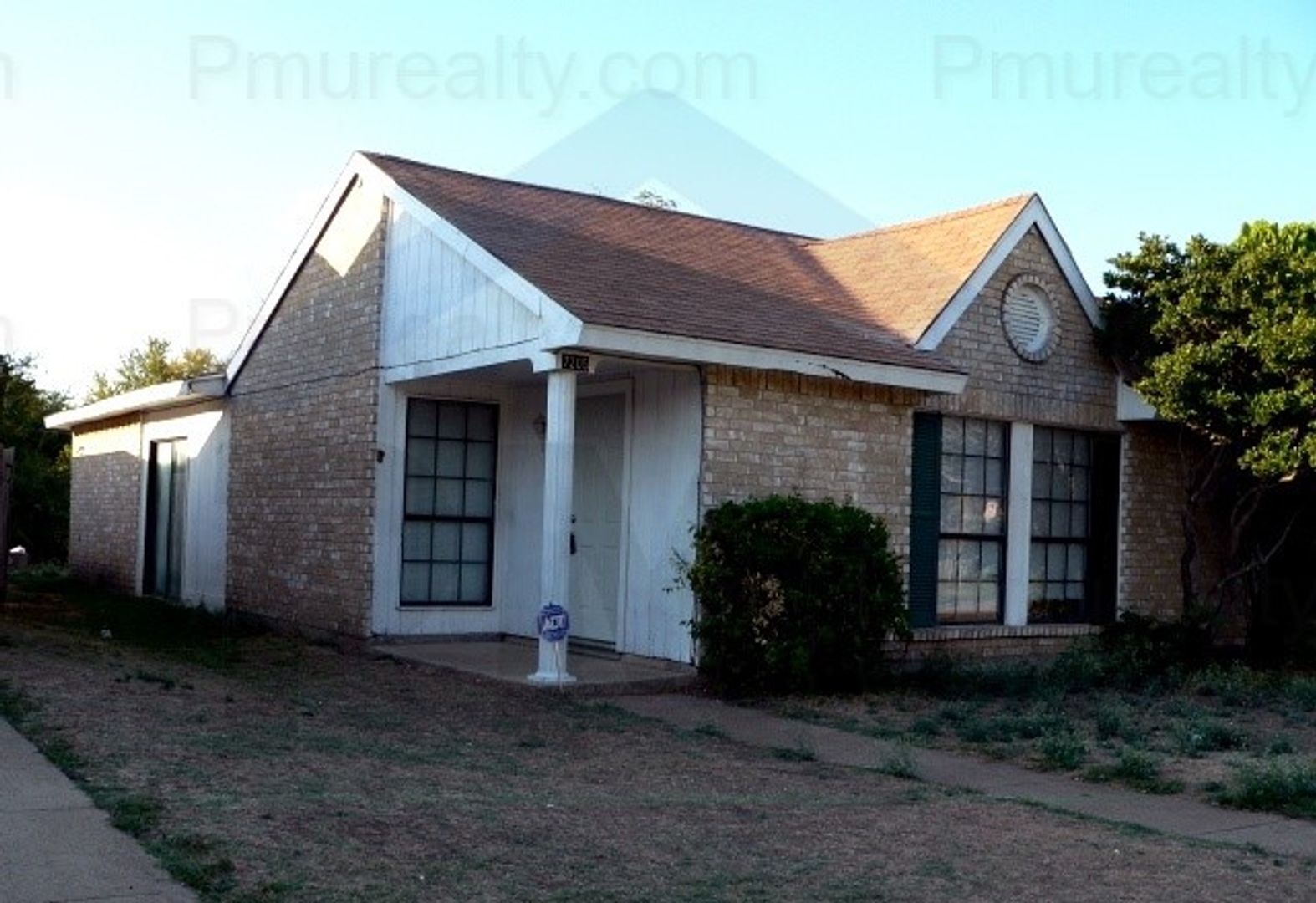Dallas House: 7205 Pineberry Rd