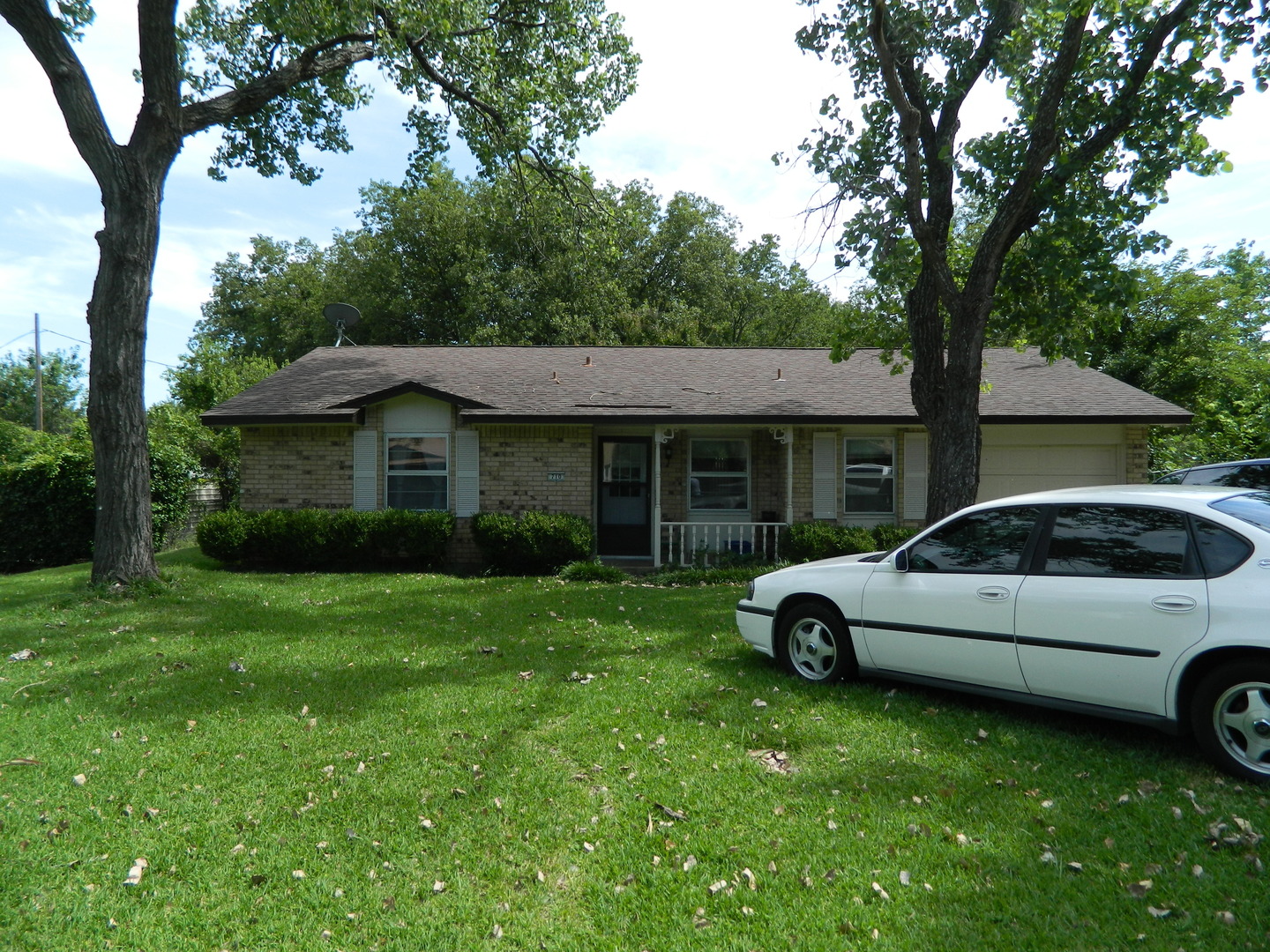 Duncanville House: 710 Upland Ln