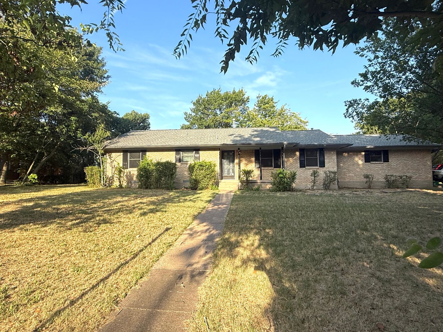 Duncanville House: 835 Hill City Dr