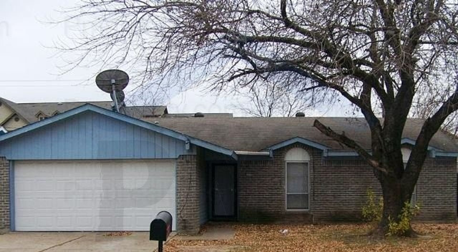 Balch Springs House: 12108 Bishop Dr