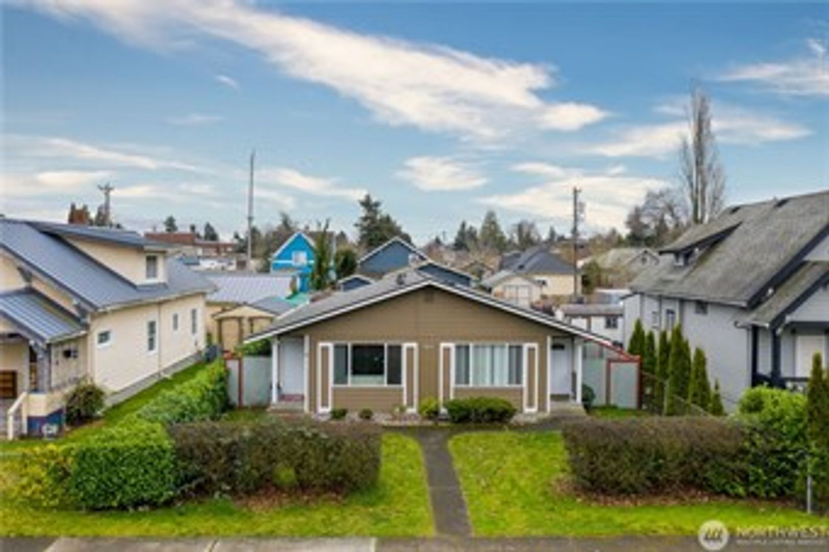 Tacoma Apartment: 1018 E 35th St