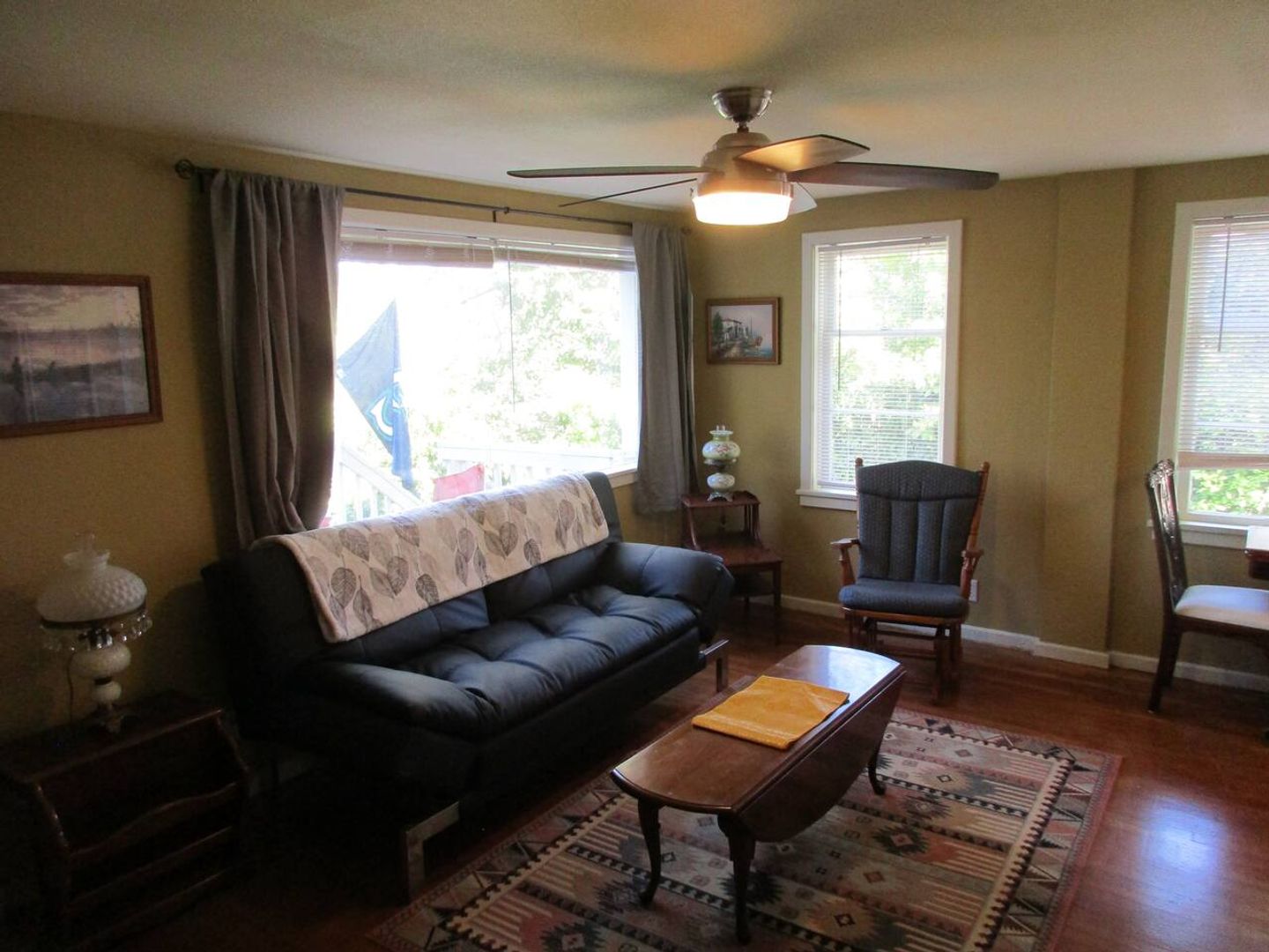 Lakewood Apartment: 10204 DeKoven Drive SW