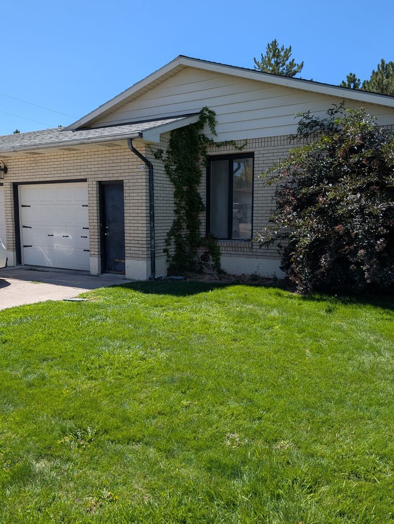 Pocatello House: 155 E Griffith Rd (Lower)