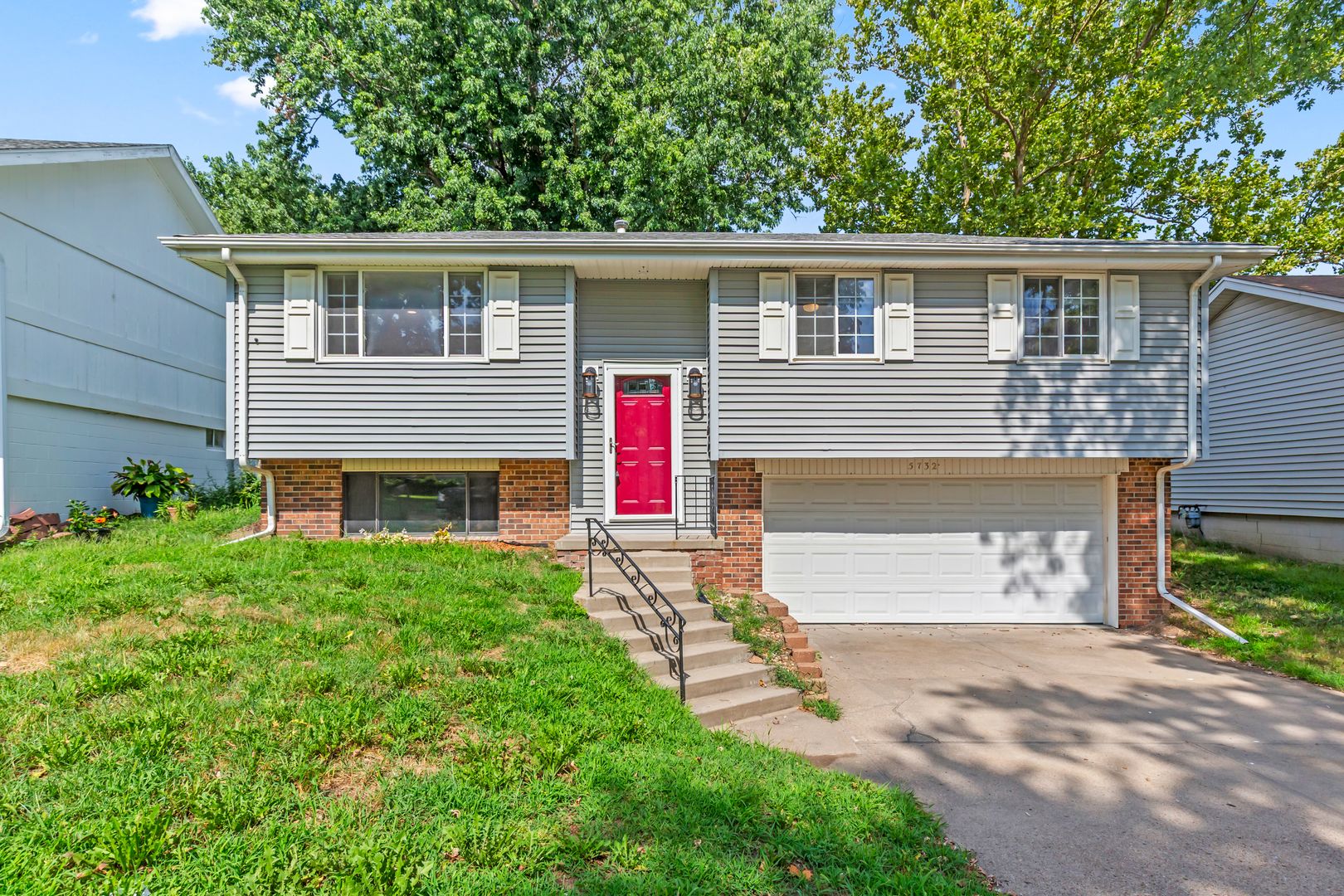 Omaha House: 5732 S. 137th Street