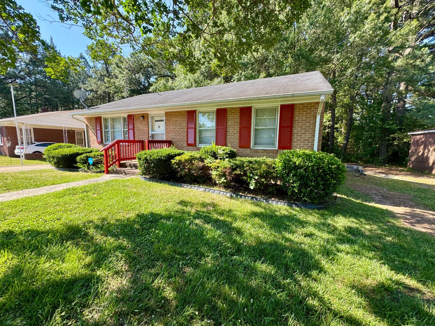 South Hill House: 804 East Northington Street