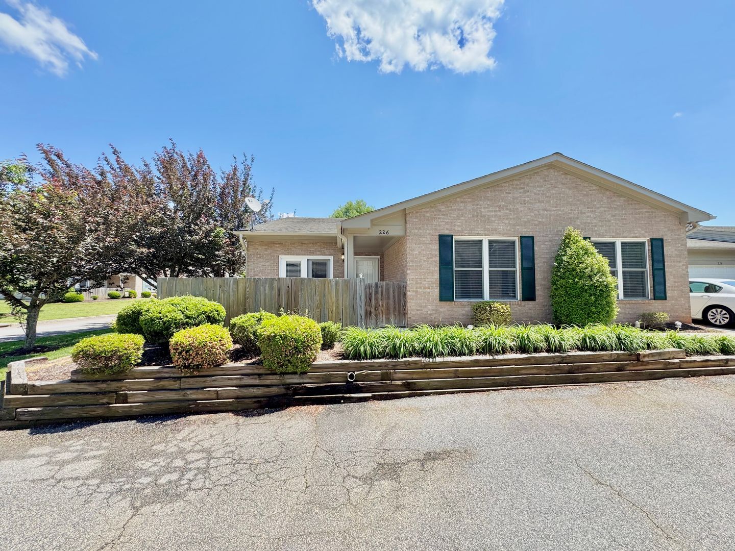 South Hill House: 226 Beaver Creek