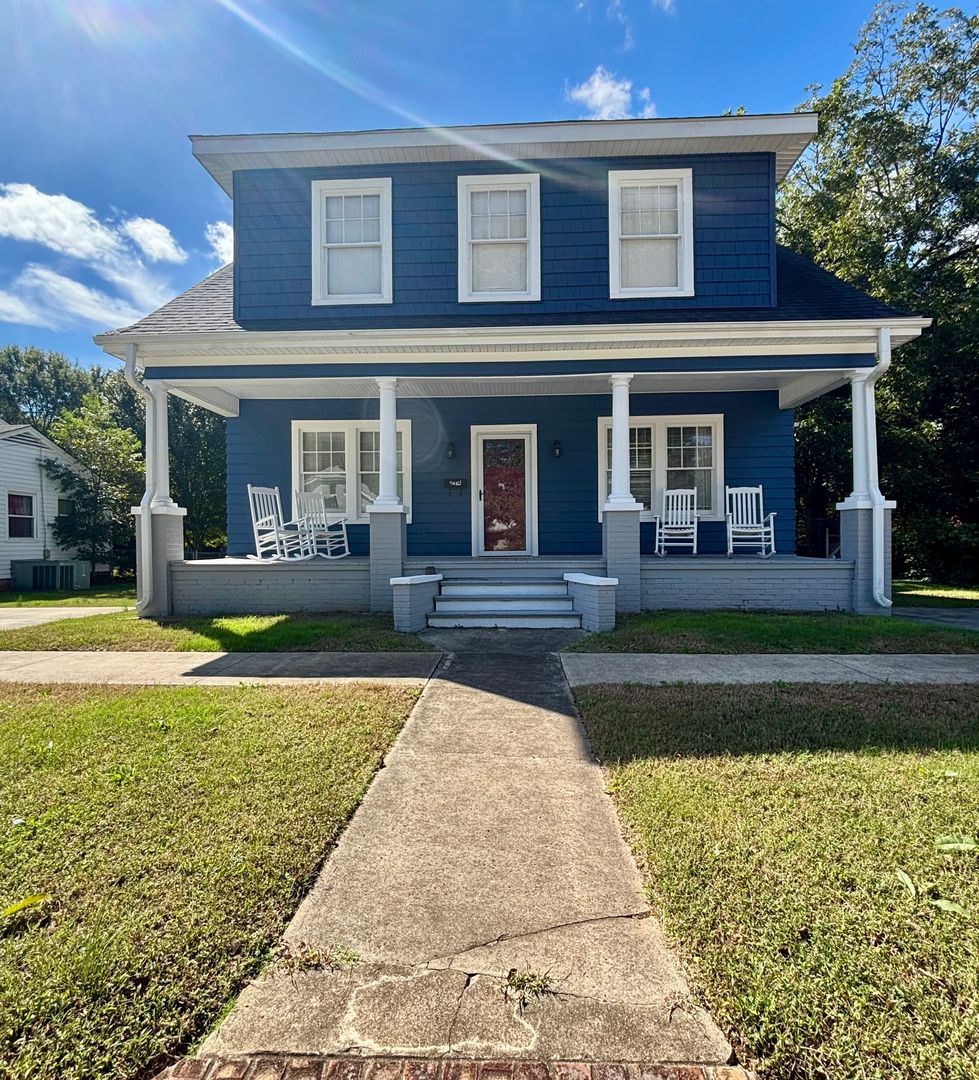 South Hill Apartment: 214 Windsor St.