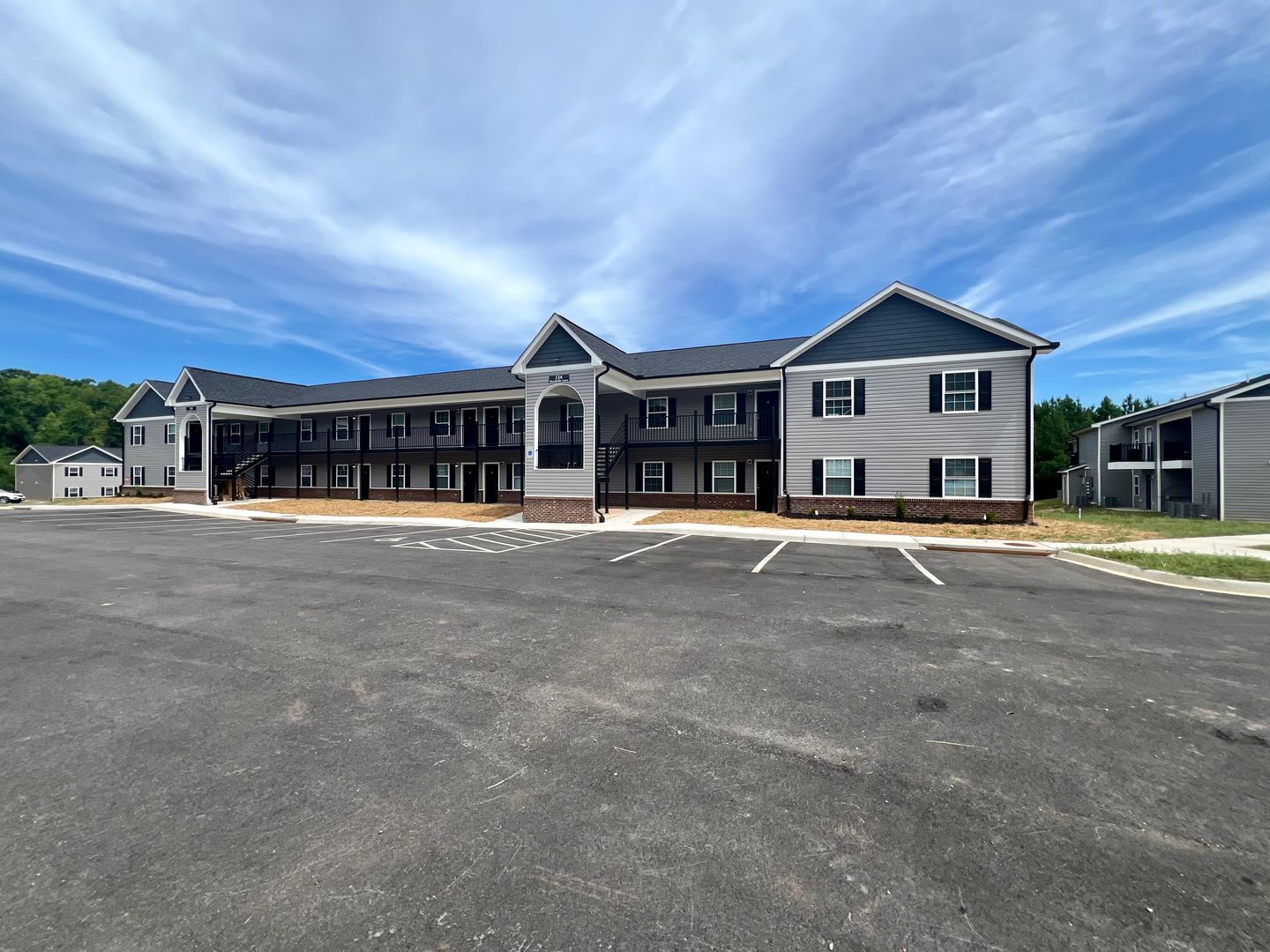 South Hill Apartment: 134 Brookside Lane