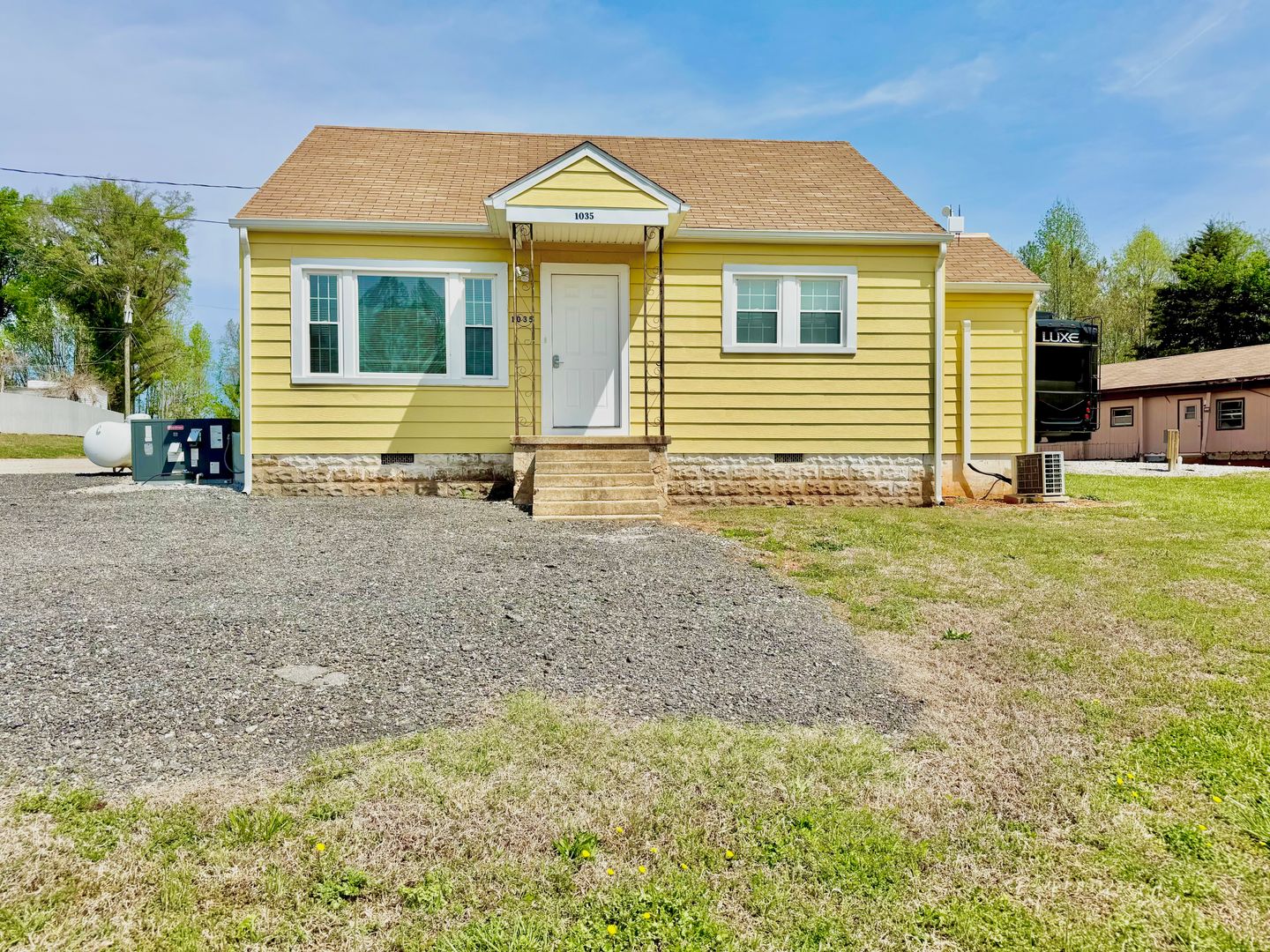 Chase City House: 1035 Roark St