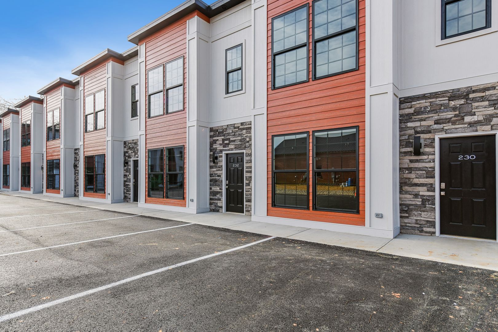South Hill Apartment: 230-252 Windsor Street