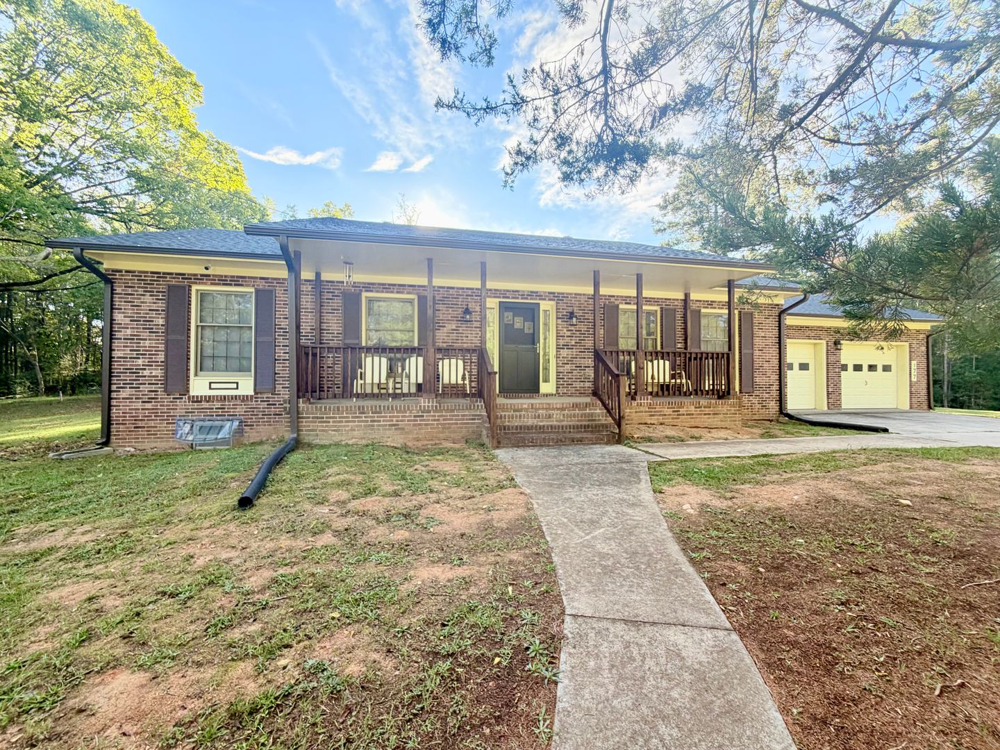 Clarksville House: 177 Staunton River Rd