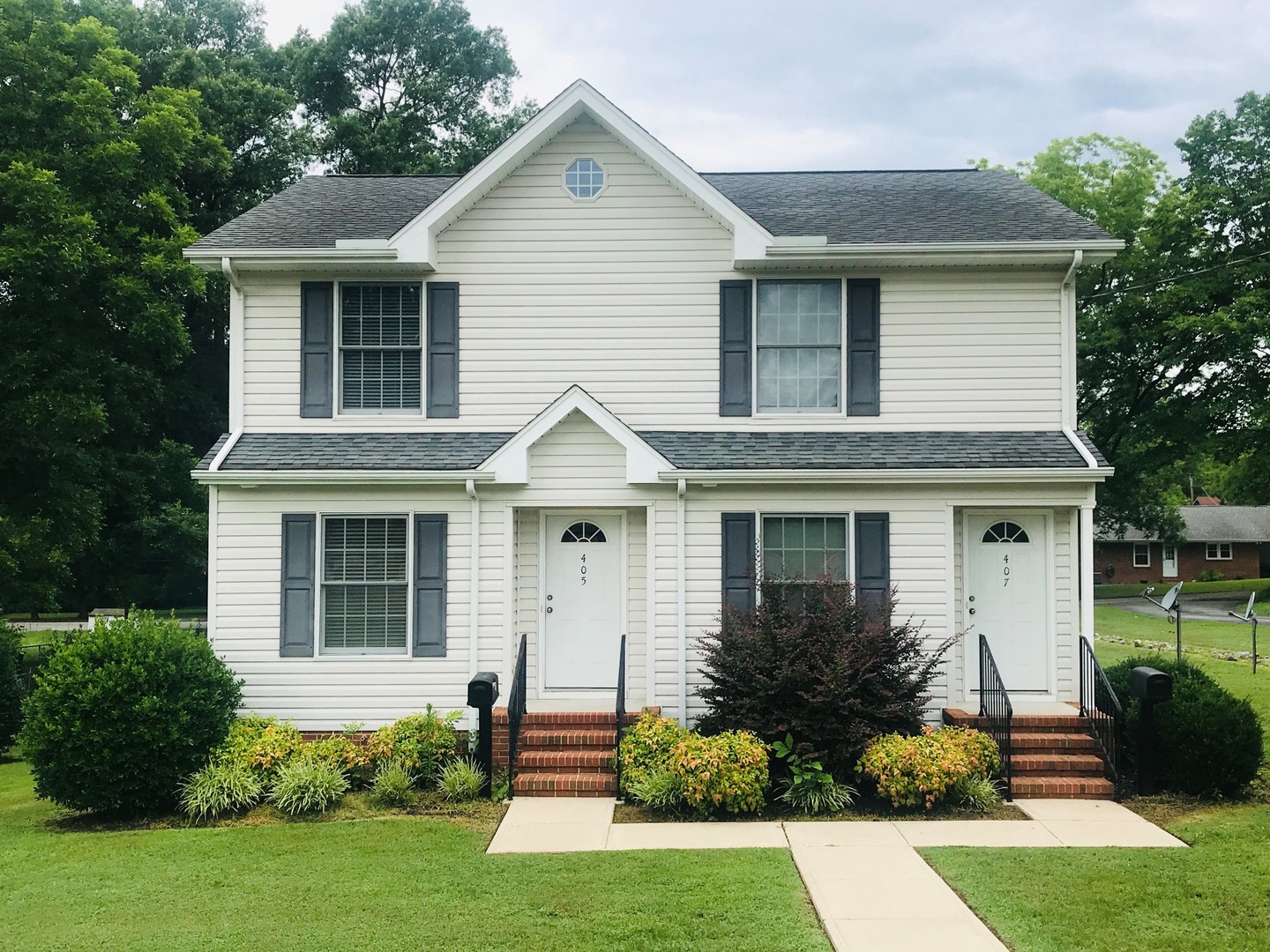 South Hill House: 405 N. Mecklenburg Ave.