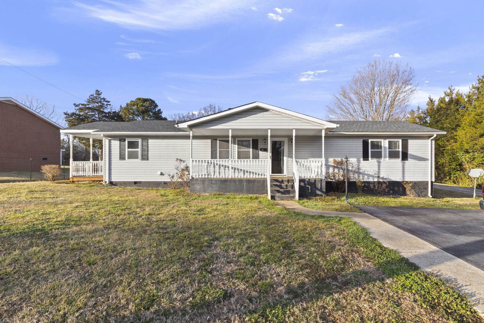 Chase City House: 242 Dodd St