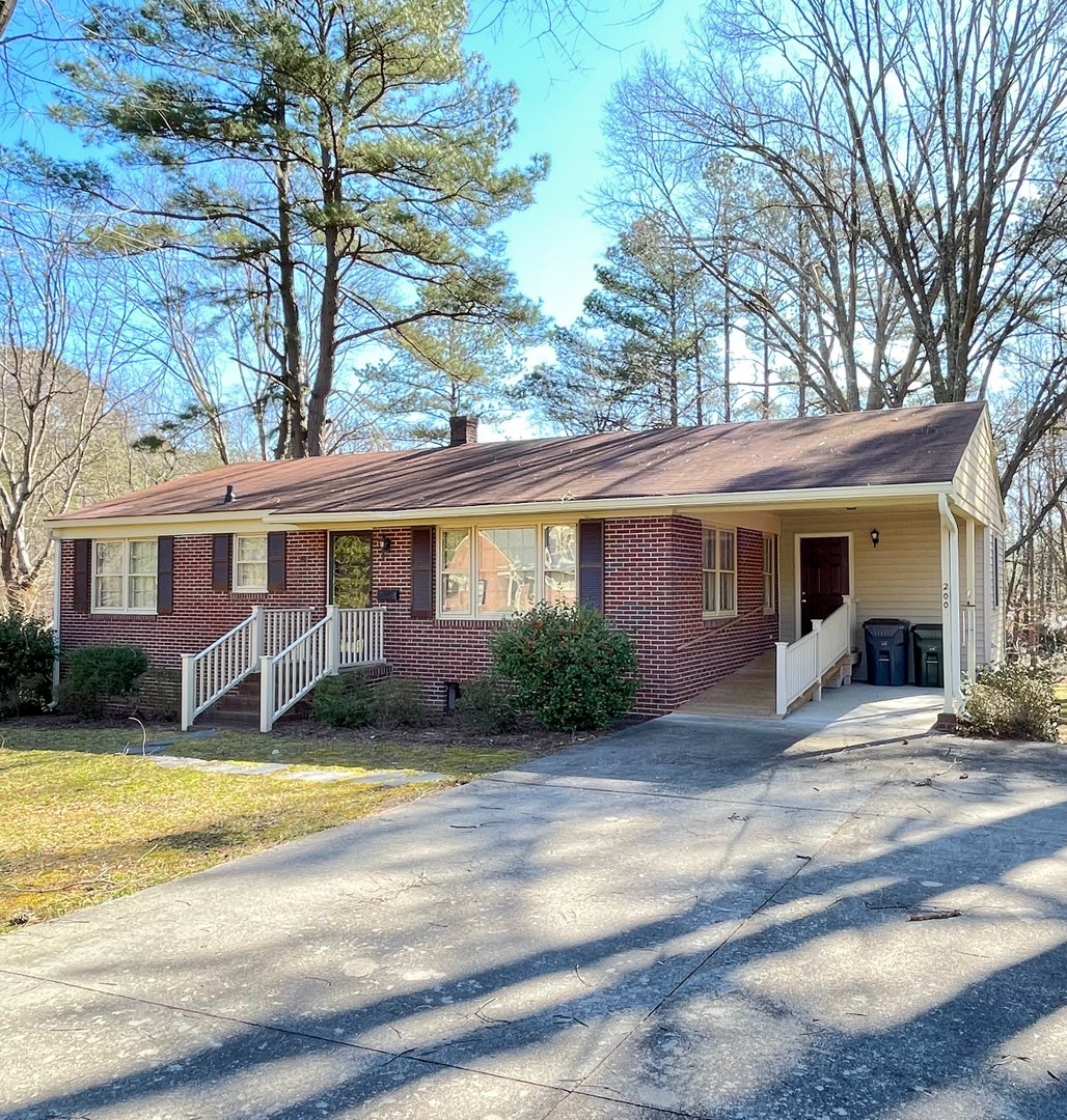 South Hill House: 200 N. Thomas St.