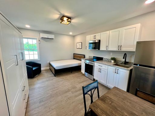 Your Fully Furnished Buffalo Junction Apartment Awaits!