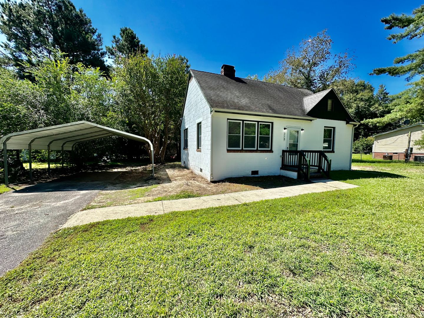 Alberta House: 258 Samford St.