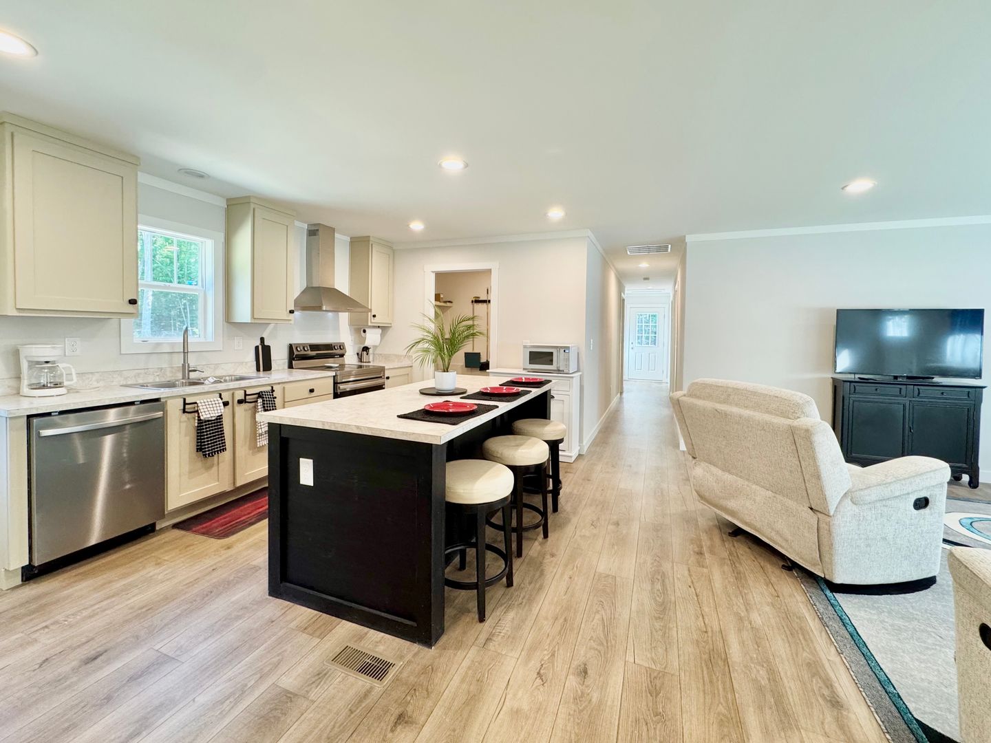 Henrico House: 137 Roanoke Trail