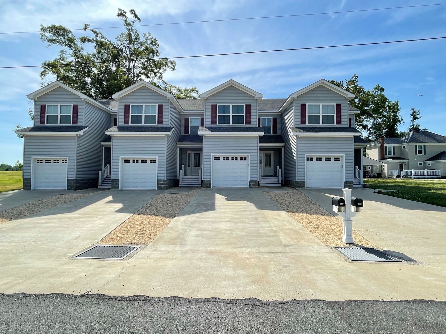 Kenbridge House: 110 N. Maple Lane