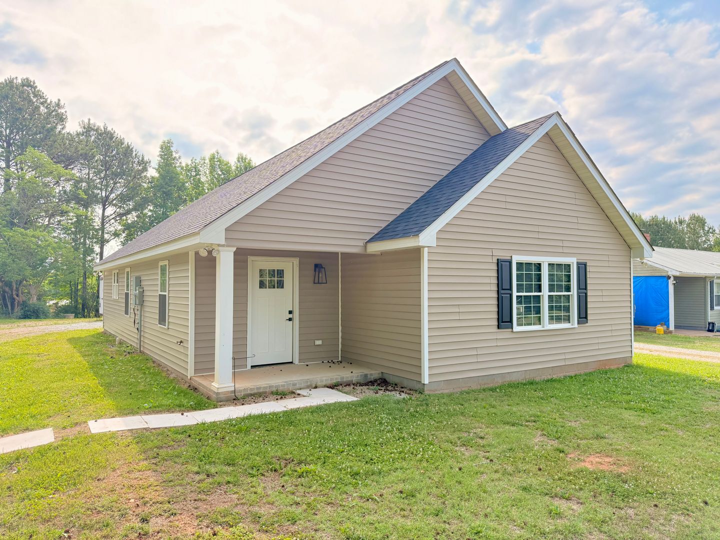 La Crosse House: 100 Taylor Road