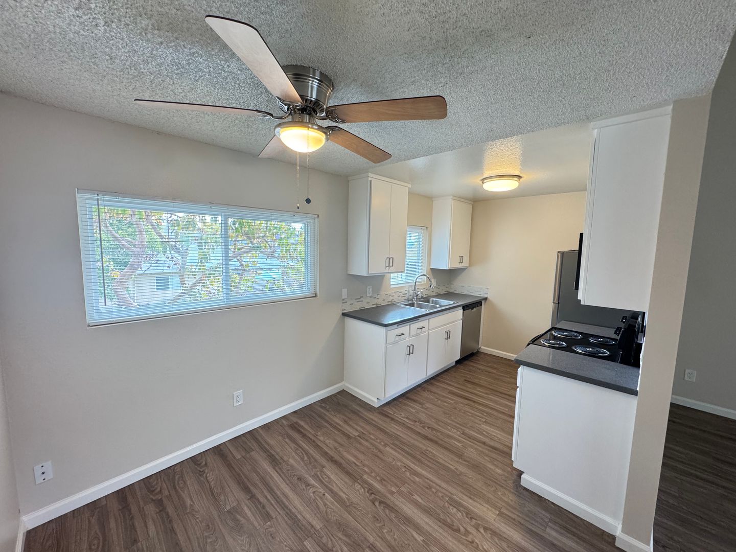 Costa Mesa Apartment: 372 W Bay St