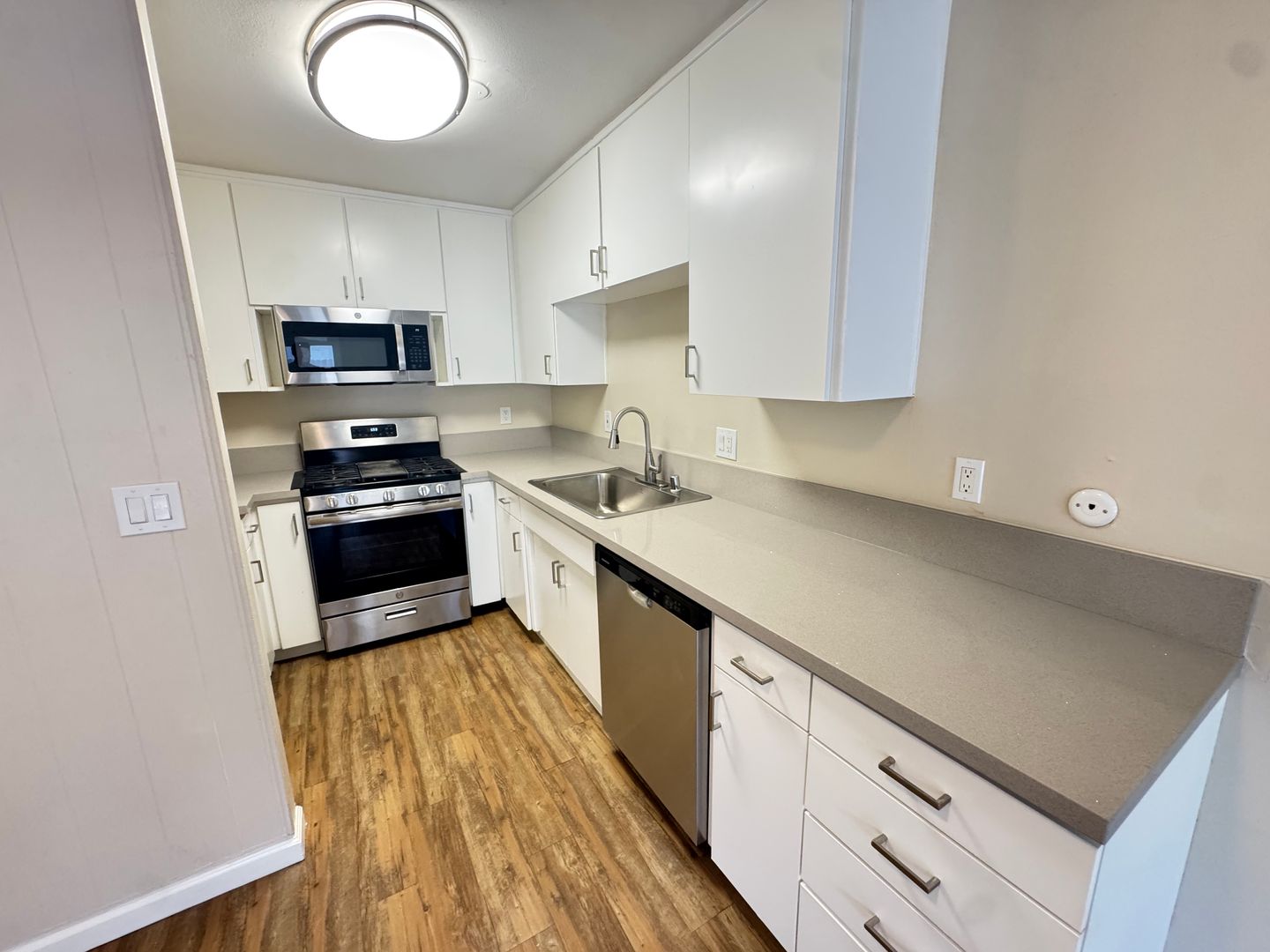 Orange Apartment: 345 N Batavia St
