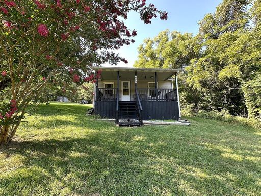 3 Bed 1 Bath Outside Fincastle!