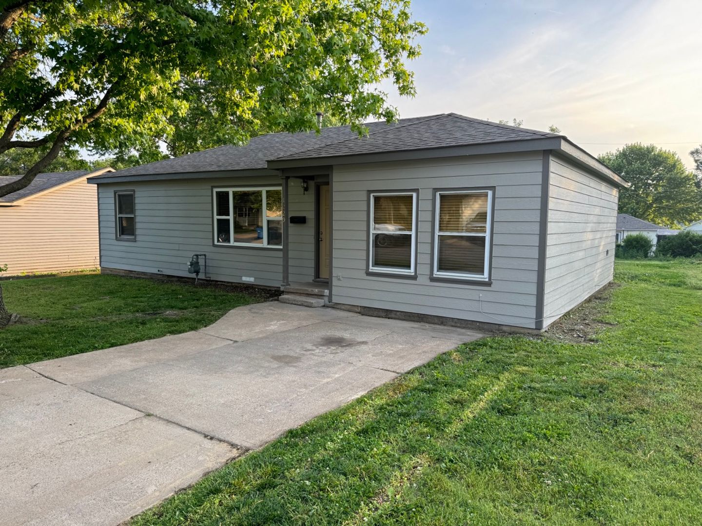 Augusta House: 1229 N Johnson St