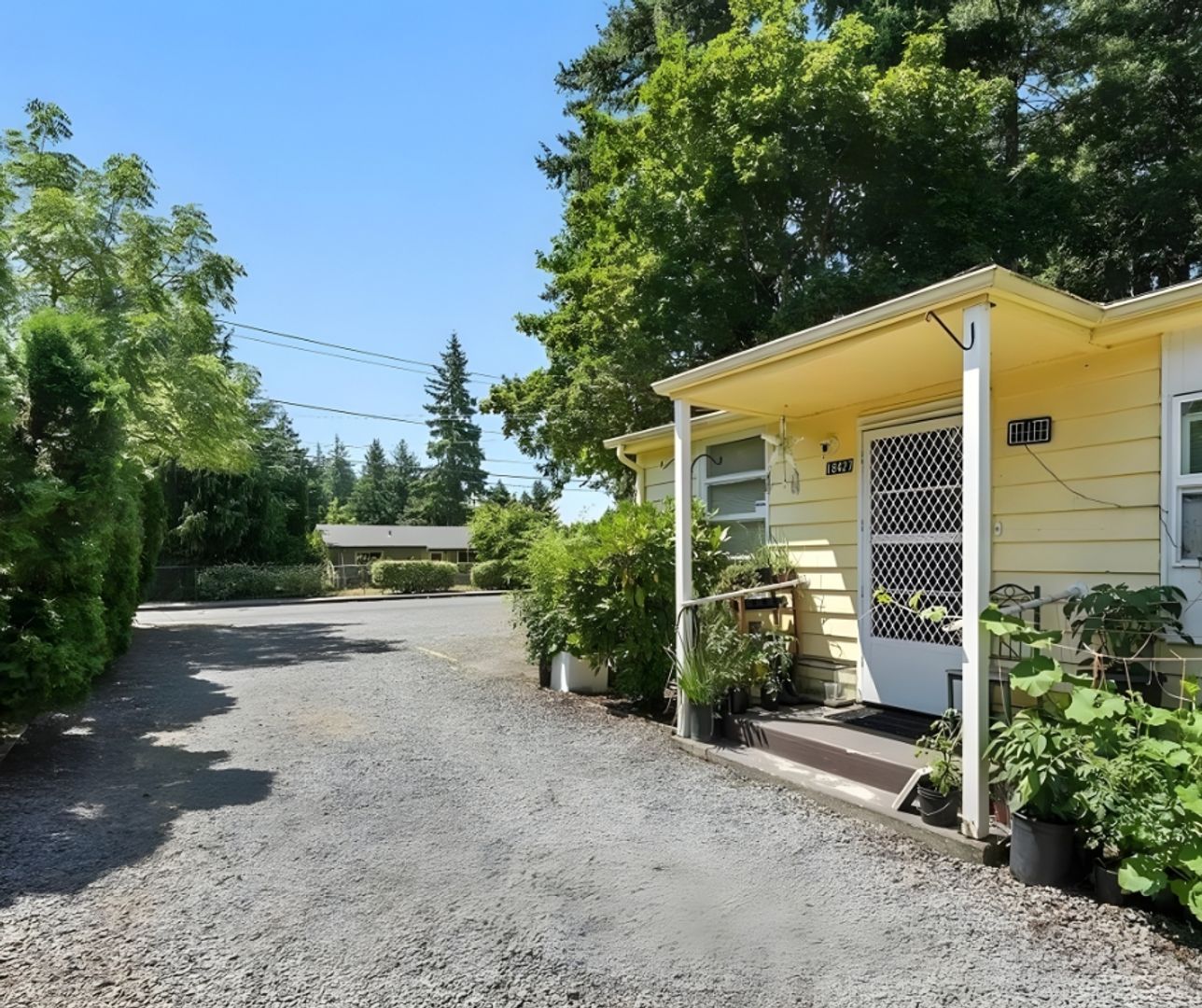 Portland Apartment: 18427-18429 SE Yamhill Street