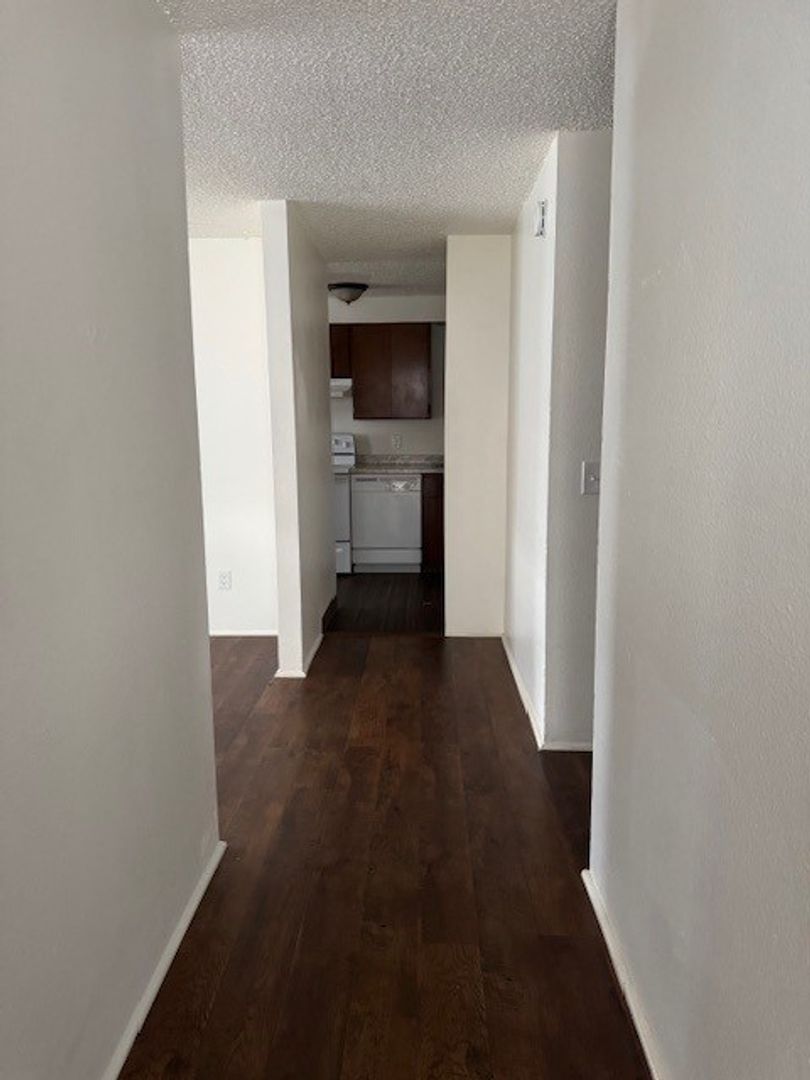 Portland Apartment: 2620-2626 SE 112th Ave