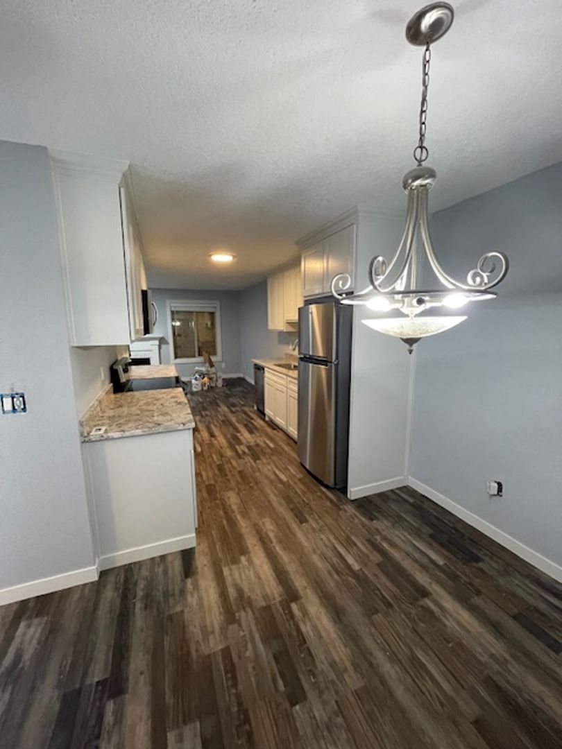 Portland Townhome: 7835 SE 92nd Ave