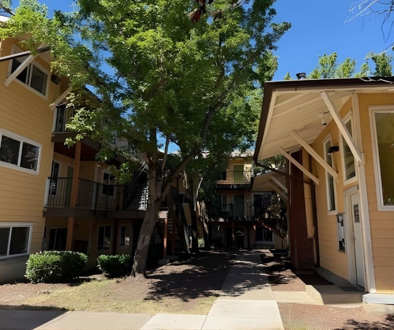 Portland Apartment: 2609 SE 145th Ave