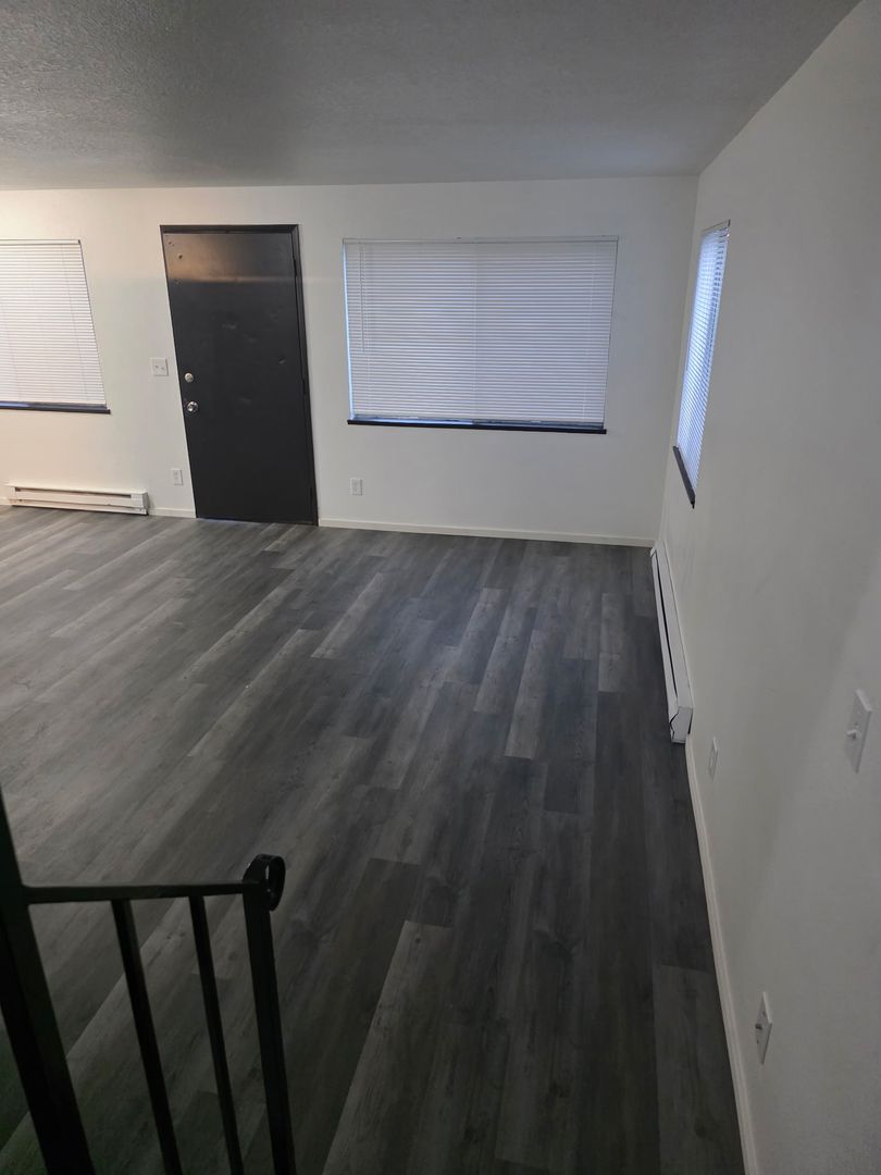 Portland Apartment: SE 160th Ave