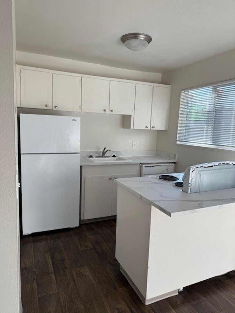 Tigard Apartment: 11445 SW Greenburg Rd