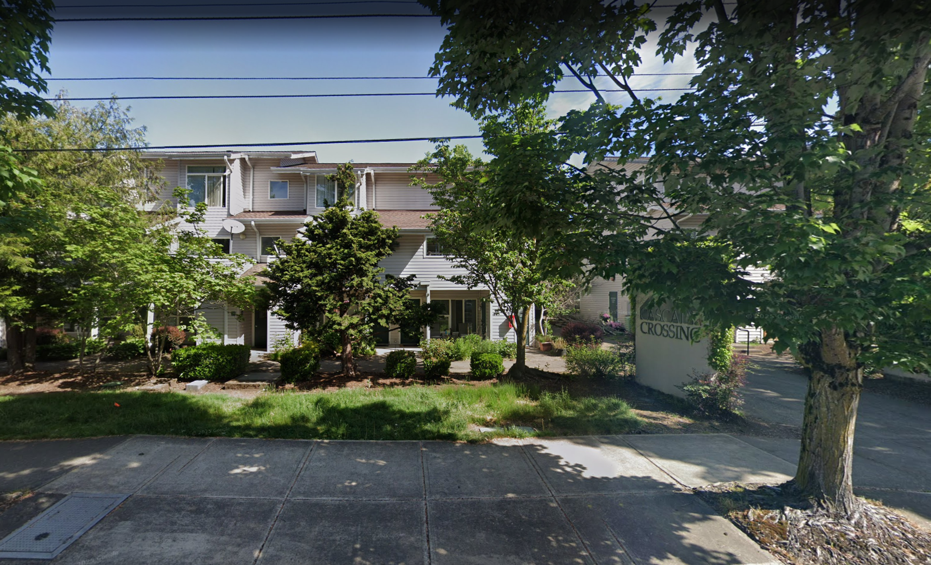 Portland Apartment: 10535 E Burnside St.