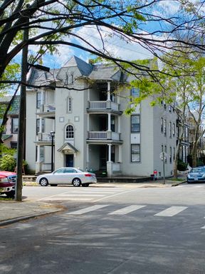 Very Spacious 2 bdrm/1 bth Apartment Located in Richmond's Fan District W/Private Front Porch/Patio – photo 1