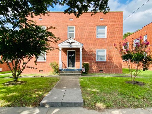 Beautiful 2bdrm/1bth Apartment Located in Richmond's Carytown Area! – photo 1