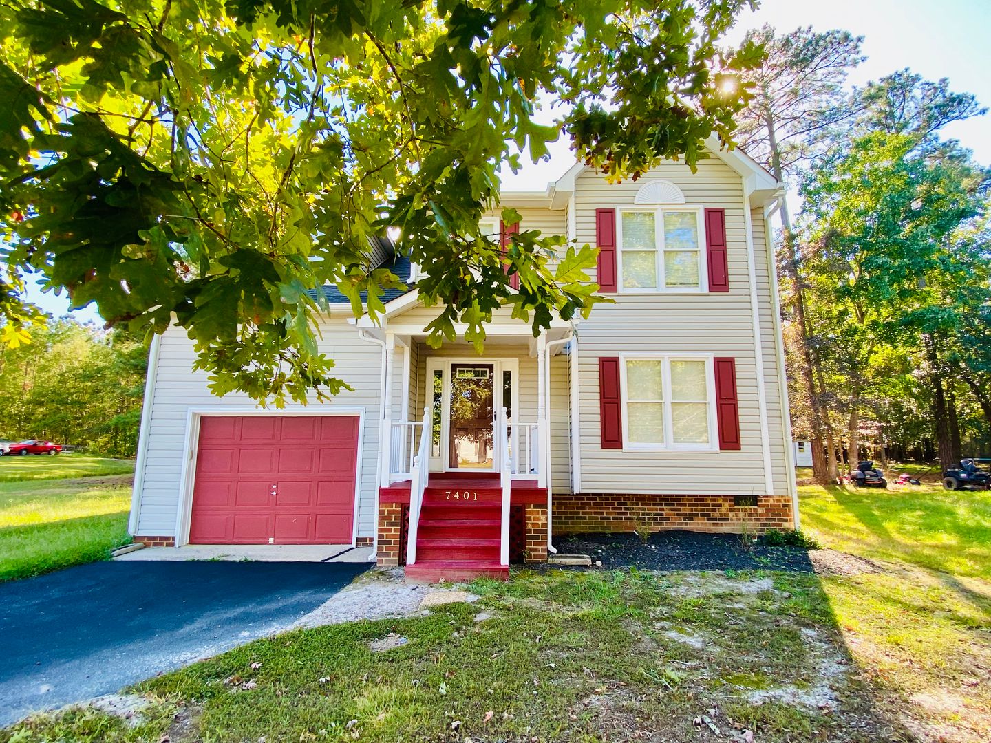 Chesterfield House: 7401 Sanchez Road