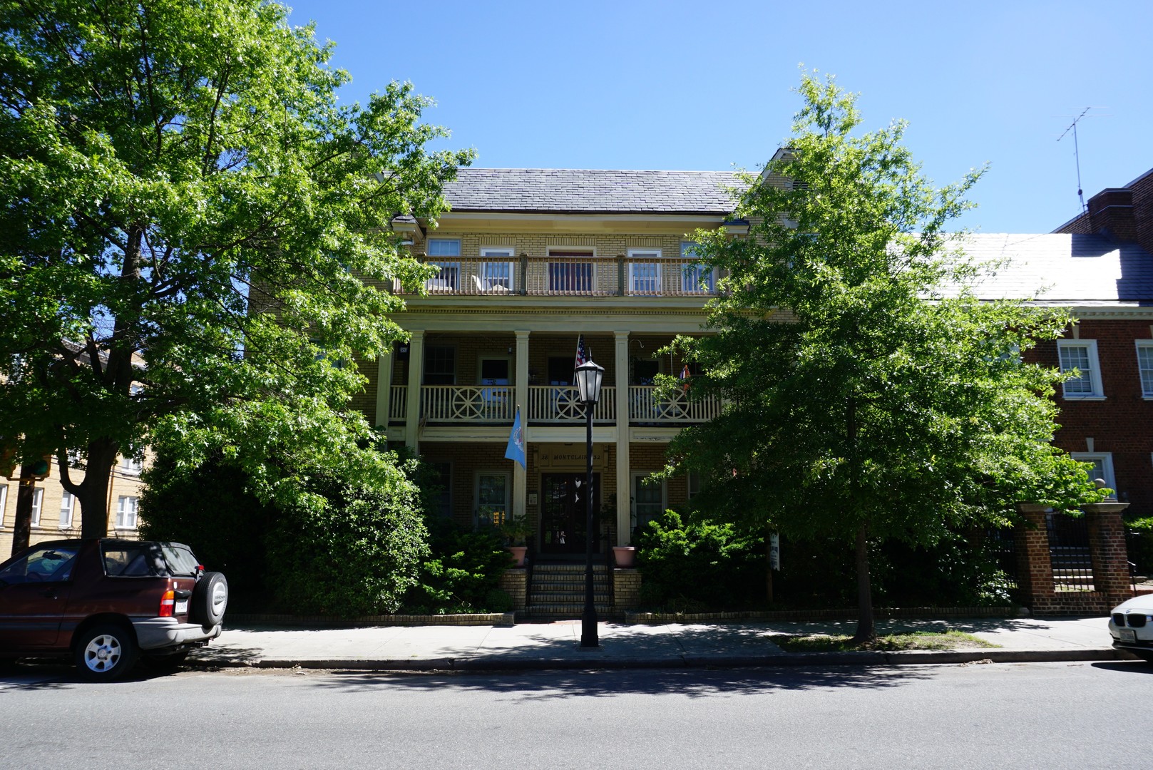 Richmond Apartment: 2832 Monument Ave.