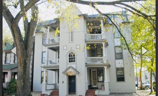 Charming 2bdrm/1bth Apartment In Richmond's Upper Fan District With Private Balcony! – photo 1