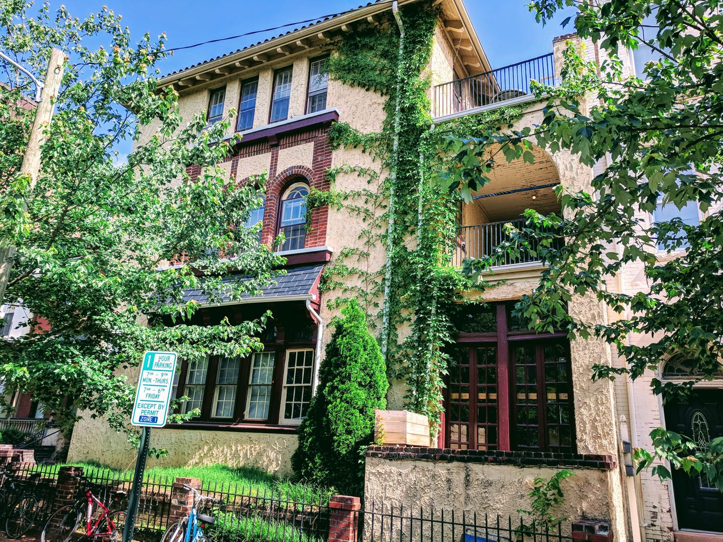 Richmond Apartment: 1110 Grove Ave.