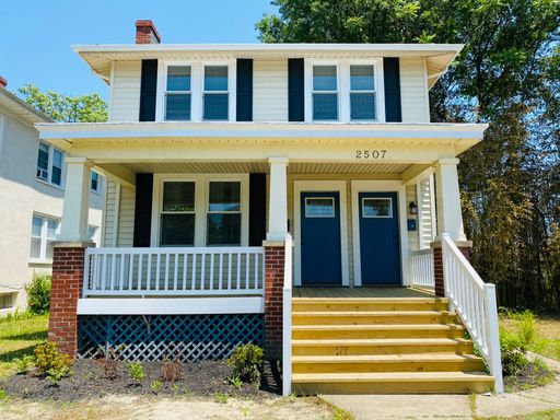 Beautifully Renovated 2bdrm/1bth Flat located in Richmond's Northside Convenient to VCU!! w/Front Porch and Rear Balcony! – photo 1