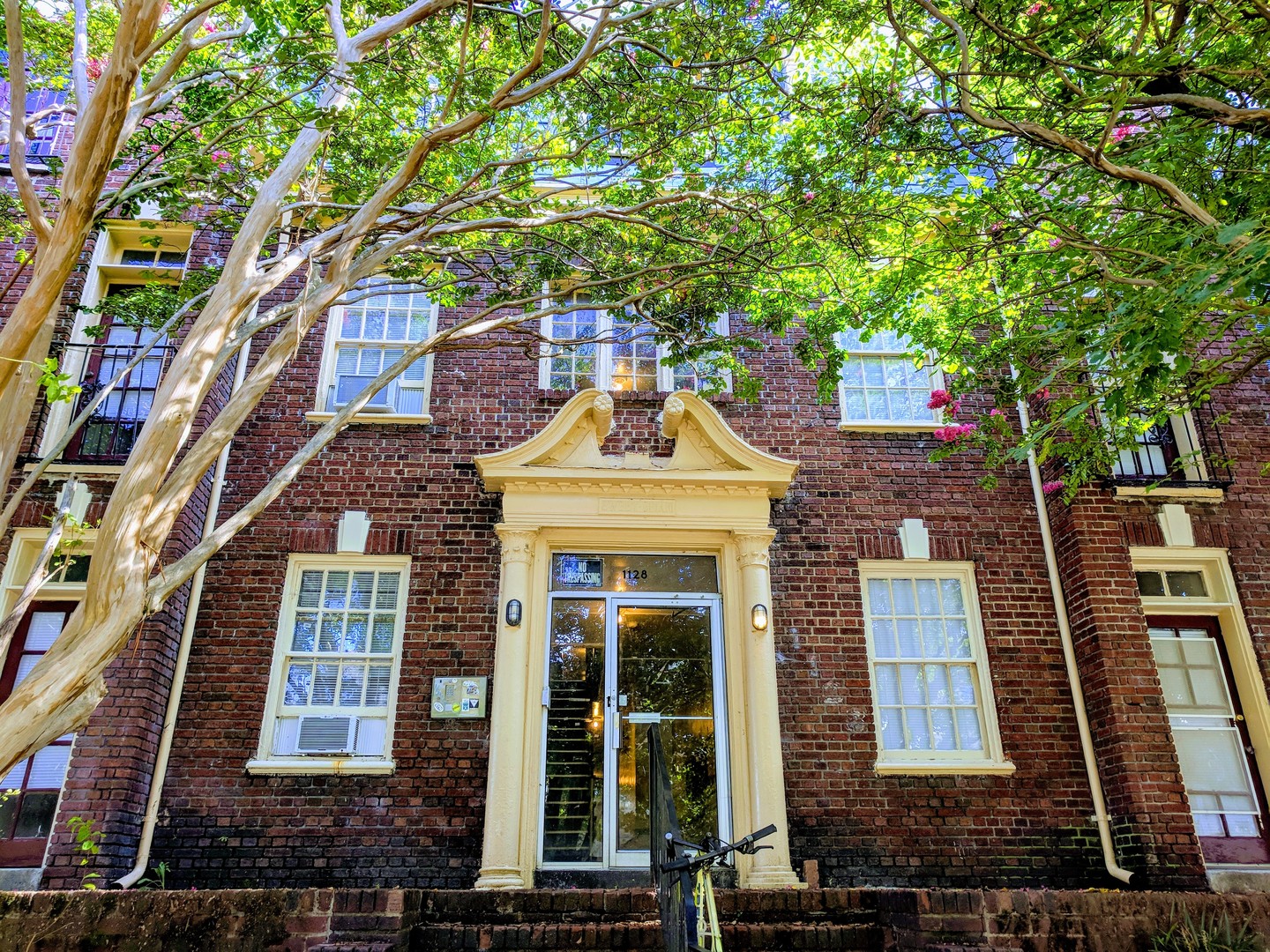 Richmond Apartment: 1128 W. Grace St.