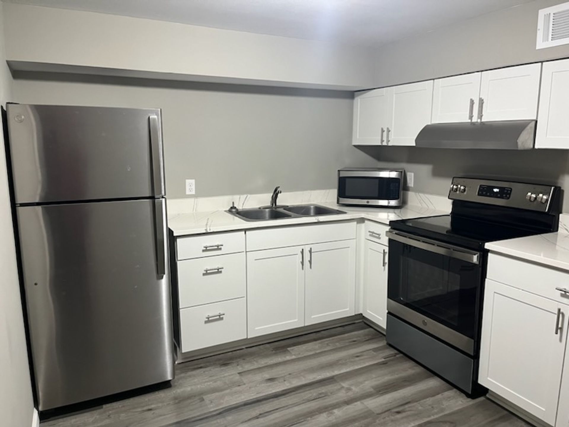 Troy Apartment: 741 West Wood St