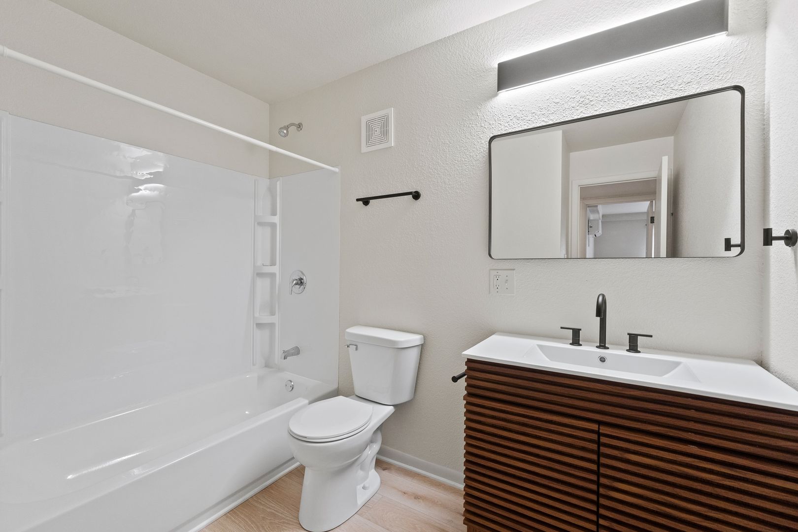 Fort Wayne Apartment: 2445 Fairfield Ave