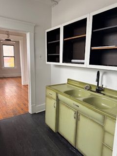 1122 Broadway interior