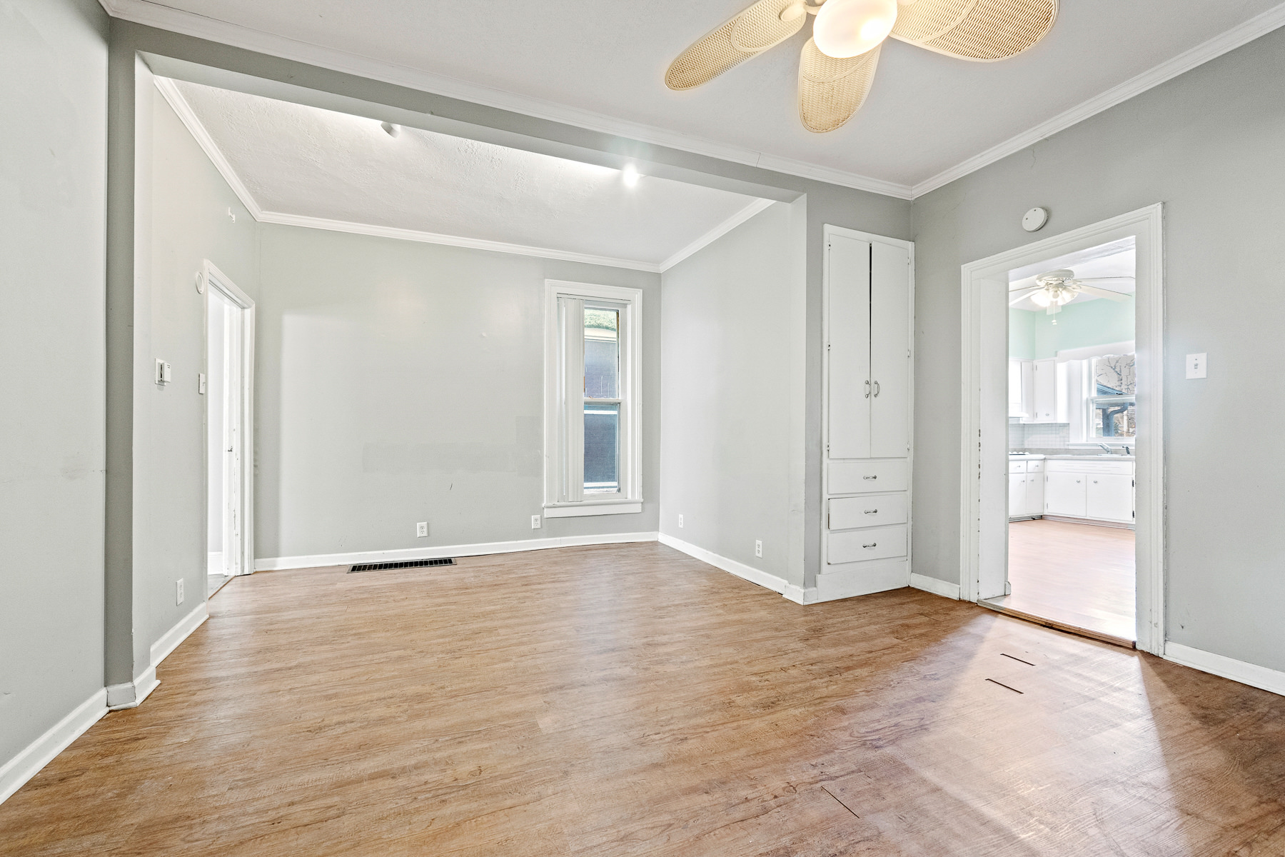 1314 West Washington Boulevard interior